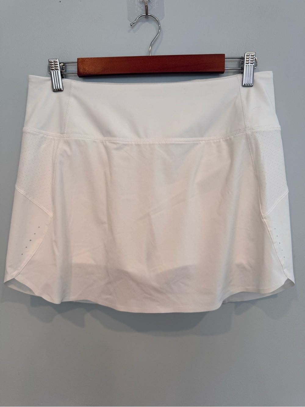 Athleta Run With It 14” Skort Size M - Picture 3 of 10